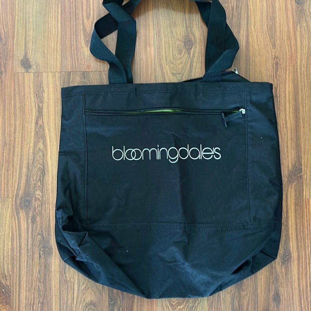 Bloomingdales black medium large size tote bag with zipper